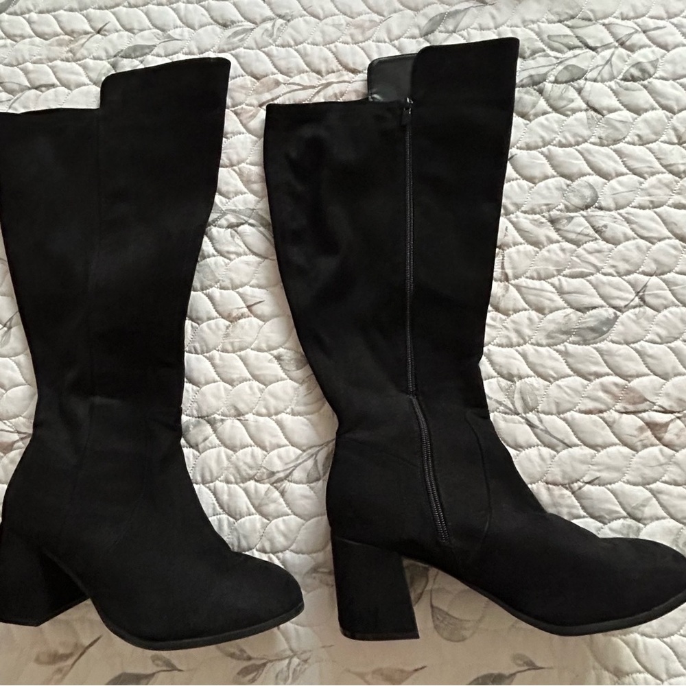 Torrid Black Heeled Boots size 11WW